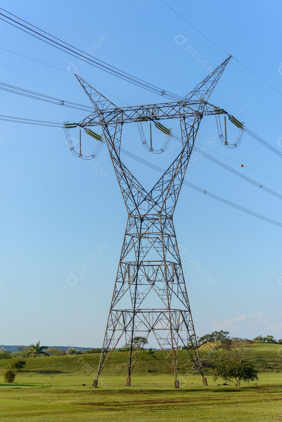 Torre De Rede Elétrica No Lago Da Barragem De Itaipu 3 Imagem JPG
