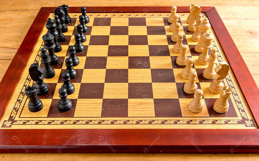 Idéias de planejamento de estratégia e negócios. Ouro de xadrez no  tabuleiro. [download] - Designi