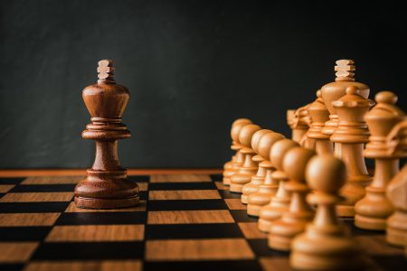 jogo de tabuleiro de xadrez para ideias e competição e estratégia, conceito  de sucesso empresarial [download] - Designi