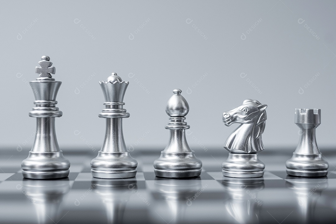 equipe de figuras de xadrez de prata (Rei, Rainha, Bispo, Cavalo, Torre  [download] - Designi