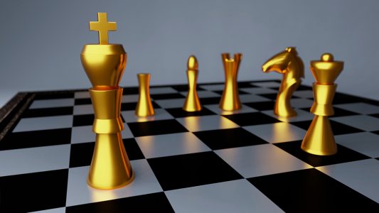 Tabuleiro de xadrez rei rainha bispo peão ouro prata cor símbolo