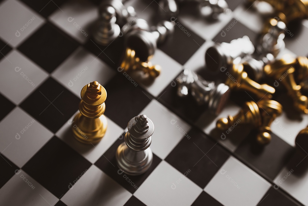 Vencedor da estratégia do jogo Golden Chess no tabuleiro de xadrez [download]  - Designi